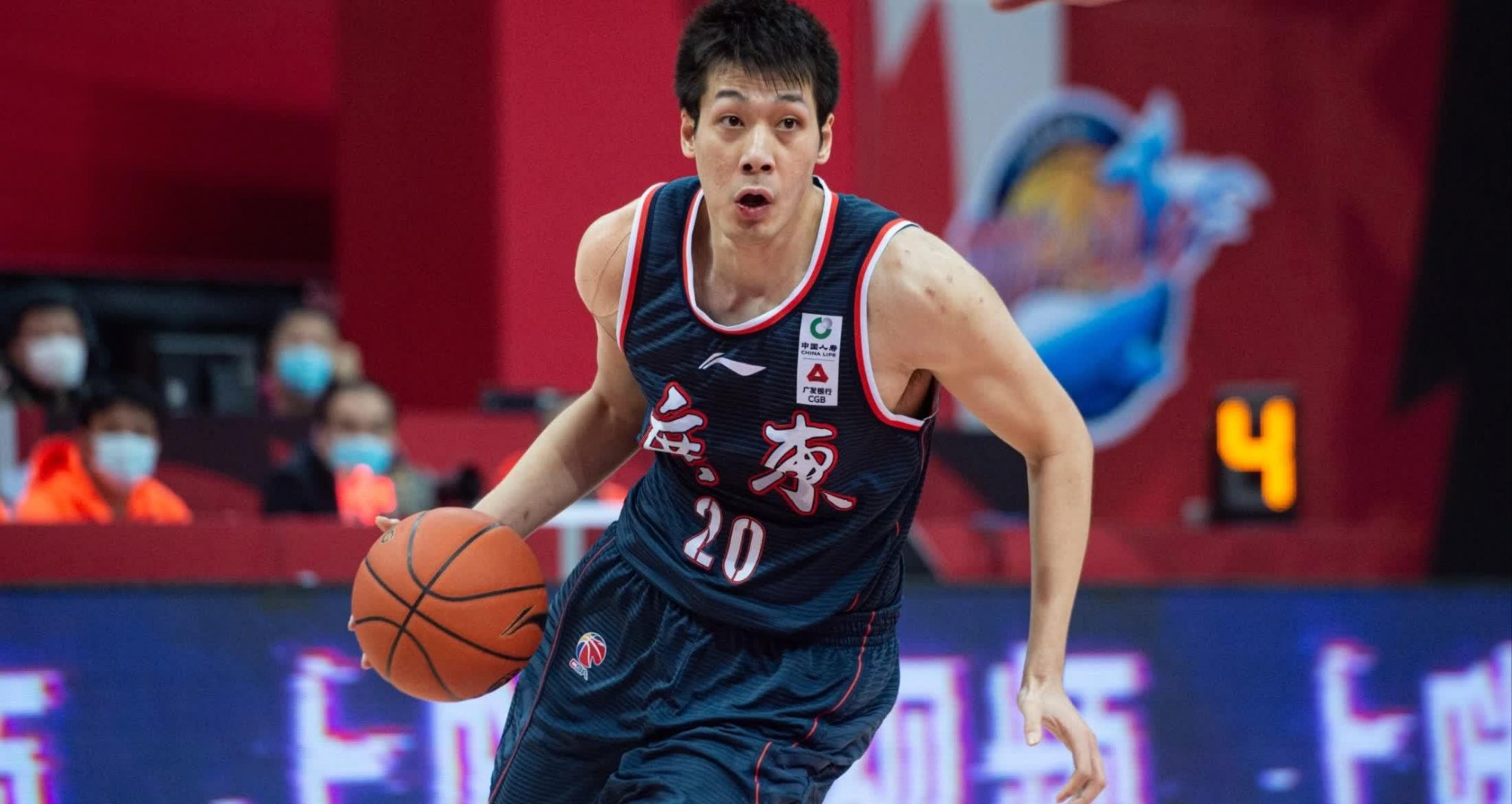 爱游戏体育今晨深圳男篮调整名单以备亚冠；队长鼓劲环节打磨；底气十足；阵容厚度经受考验的简单介绍